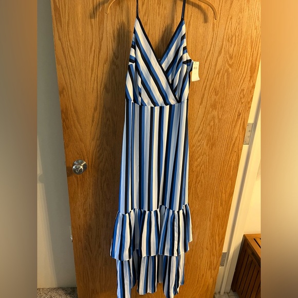 NWT Banana Republic Stripe Tiered Maxi Dress Blue Black White  SIZE 4 - Picture 2 of 9